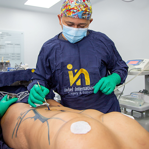 Dr Neifer Figueroa, Cirujano Plástico